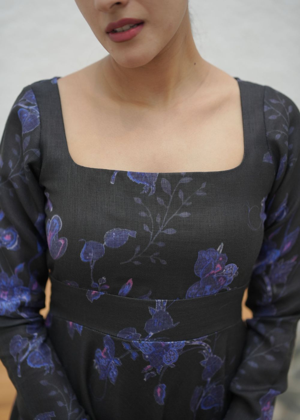 Linen Black Iris